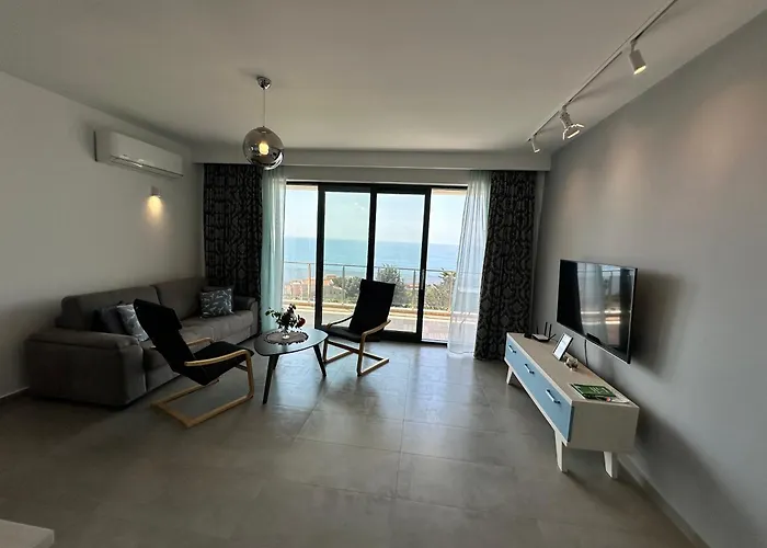 White Star Apartments